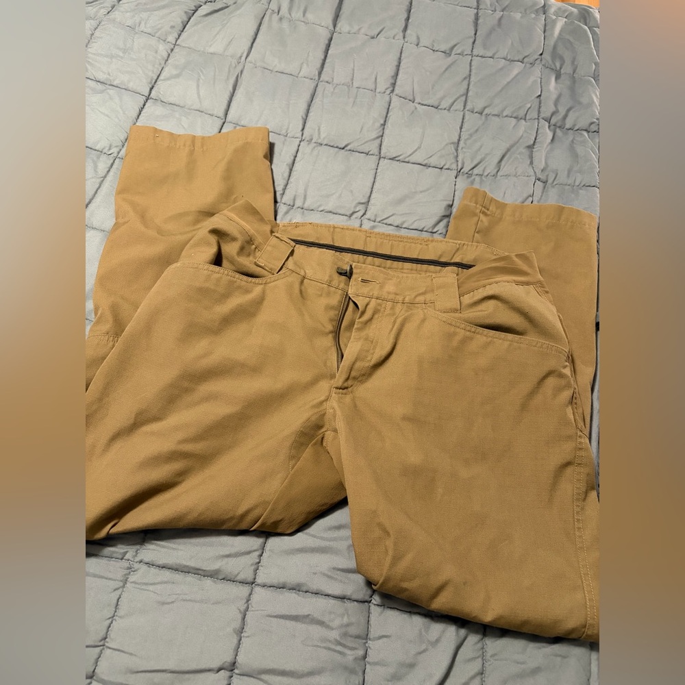 Men's Tactical Pants in Khaki